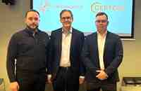 Certego Group CEO Jonas Granath (i midten), flankeret af K2 CEO Jani Saarvo (venstre), og Tuomas Pitkänen, CEO for Certego i Finland.