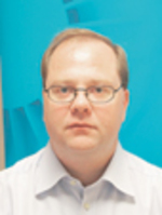 Jonas Ahlgren, medlem av den svenska arbetsgruppen inom passerkontroll i SEK/TK 79, föreläser om den nya svenska standarden och om teknikutvecklingen inom passerkontroll.