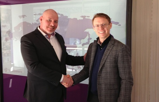 Hans Dahlberg vid TeliaSonera och Dualtechs Johan Holmström.