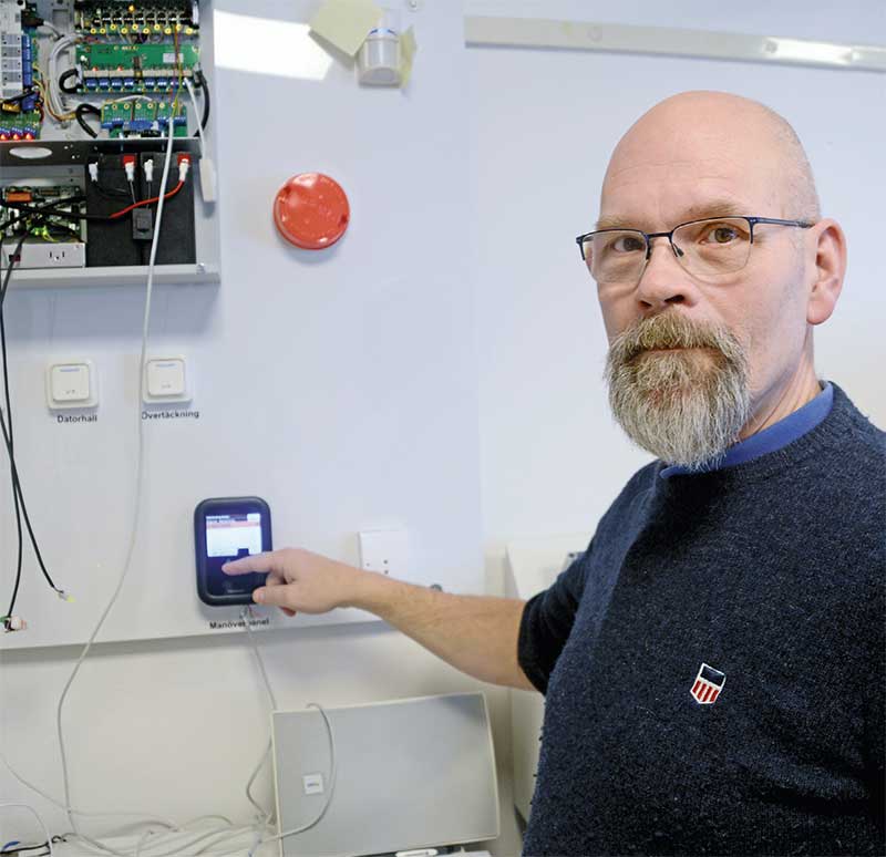 Chris Hallén, sälj- och avtalsansvarig på Tidomat menar att det finns stor utvecklingspotential för lösningar med säkerhetsskåp kopplade till passersystem. Chris Hallén, sälj- och avtalsansvarig på Tidomat menar att det finns stor utvecklingspotential för lösningar med säkerhetsskåp kopplade till passersystem.