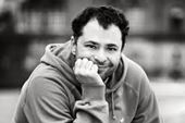 Omar Marzouk gør grin med både muslimer og kristne på Sectechs sikkerhedsbanket.