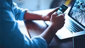 För att skydda ett videosystem från attacker via fjärrwebb och mobil åtkomst är det också möjligt att tillämpa en tvåstegsverifieringsprocess på XProtect Web Client eller Milestone Mobile-applikationen. 