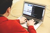 Med en simpel internetsøgning kan man blandt andet finde diskussionsfora og udførlige guides til at hacke skolesystemer og forfalske eksamensbeviser.  Foto: Pixabay