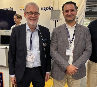 Rapids vd Mats B. Adman med Baris Ekebicer från Artifeel på säkerhetsmässan Sectech i Stockholm.