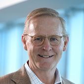 – SimonsVoss er et stærkt komplement til Allegions produktportefølje og giver gode synergimuligheder, siger David D. Petratis, Allegion.