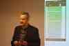 Seniorrådgiver i NorSIS, Vidar Sandland viser demo på mobilhacking