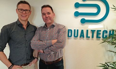 Dualtechs grundlæggere – Johan Holmström og Anders Johansson – vil sammen med deres medarbejdere fortsætte med at drive og udvikle Dualtechs markeds- og løsningsportefølje. Dualtechs grundlæggere – Johan Holmström og Anders Johansson – vil sammen med deres medarbejdere fortsætte med at drive og udvikle Dualtechs markeds- og løsningsportefølje.