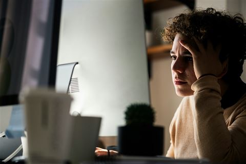 Attacken inleds med ett mejl som varnar för att inkorgen är nära att bli full. Attacken inleds med ett mejl som varnar för att inkorgen är nära att bli full.