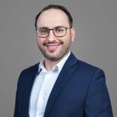 Issam Alhamdam takes up his new position at Maxxess