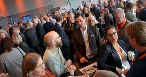  #Trygghetnu bjuder på ett brett program som lyfter olika perspektiv på brottsbekämpande åtgärder, men det finns också tid för mingel för deltagarna bland eventets sponsorer.