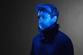 Når alarmen går ved et ran eller innbrudd, blir tyven sprayet med DNA-væske som blir sittende i hud, hår og klær i 4-6 uker