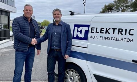 Claus Larsen fra KT Elektric (tv) sammen med Johnny Hey fra Bravida. 