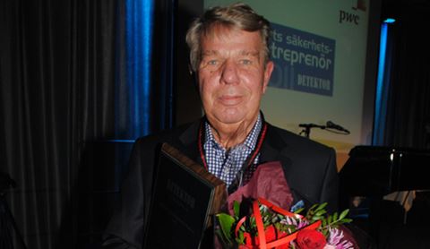 Hans Wermdalen har ett förflutet som byråchef på Säpo, koncernsäkerhetschef vid L M Ericsson och som tf vd och sedermera vice vd för Securitas. 1976 blev han ordförande i det svenska chaptret i Asis International och 1982 var han med och grundade branschorganisationen Swesec, i vilken han var ordförande från 1982 till 1996. 1998 blev han Vice President Asis i Europa och den förste europé att ta en plats i den amerikanska Asis-styrelsen åren 2000 – 2003.