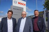 Fv: Adm. dir. Kristian Sveistrup, Jan Julin, Sales District Manager, Bosch Security Systems, og salgschef Michael Okholm Nielsen, Sveistrup.