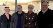 Företagsförvärvet är ett faktum – Nokas Lås-Aktuellts Lena Goldmann (t v) och Håkan Olsson (t h) ses här flankera Låsmekano Säkerhetscenter ägare Thomas Engström och Charlotte Engström
