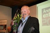 Lars Mattson, vd för RCO Security och mottagare av utmärkelsen "Årets säkerhetsentreprenör", blickar västerut. 