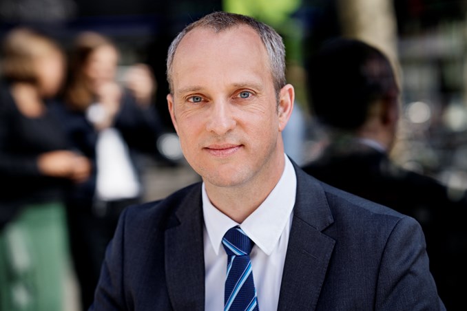 Vi har fokus på, at løsningen skal have et højt sikkerhedsniveau, og vi glæder os til at lancere et digitalt kørekort, som gør det nemmere for danskerne at legitimere sig i fremtiden, siger Adam Lebech, vicedirektør i Digitaliseringsstyrelsen. Vi har fokus på, at løsningen skal have et højt sikkerhedsniveau, og vi glæder os til at lancere et digitalt kørekort, som gør det nemmere for danskerne at legitimere sig i fremtiden, siger Adam Lebech, vicedirektør i Digitaliseringsstyrelsen.
