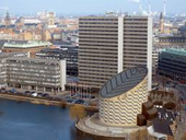 Sectech finder sted på Scandic Hotel Copenhagen, og i den runde bygning foran hotellet, Planetariet, finder der prisoverrækkelser sted onsdag aften, nemlig prisen Årets sikkerhedschef og Årets sikkerhedsvirksomhed. Endelig overrækkes priserne  for årets bedste produkter, Detektor International Awards. 