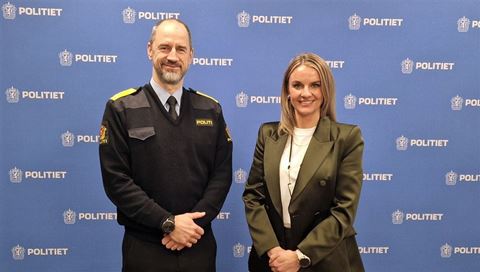 Fra venstre: Torgeir Haugen, Seksjonssjef Politidirektoratet og Lene Diesen, administrerende direktør NetNordic Norway.