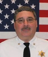 Butikker, der har installeret skilte, som lader kunderne vide, at  butikken er sikret med Selecta DNA, har konstateret et fald i kriminalitet med over 40 procent, udtaler  Sheriff Ernest Cutting, formand for New York State Sheriffs Association, til pressen.