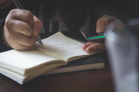 Att stoppa skadegörelse är den vanligaste orsaken till att använda kameror på skolor.