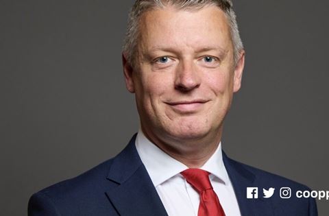- Truslen mod Storbritannien er voksende, drevet af global ustabilitet, russisk aggression og en større villighed blandt stater og fjendtlige aktører til at angribe vores kritiske infrastruktur, siger den britiske minister for forsvarsberedskab og industri, Luke Pollard.