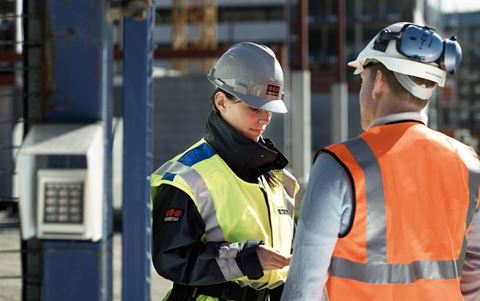 Securitas uppdrag för LKAB innebär förutom stationär bevakning för in- och utpassering och lotsning av åkerier på området också skräddarsydda specialtjänster såsom trafikbevakning i gruvorna samt tekniska väktare som administrerar passerkort och nyckelservice