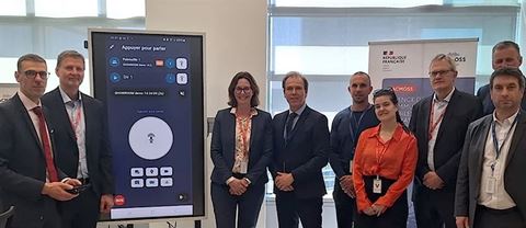 Eline Palm Paxal, direktør for avdelingen for nød- og beredskapskommunikasjon, teknologene Knut Baltzersen, Eirik Larsen Følstad og Tore Mundal, samt Marianne Hotvedt, fungerende seksjonssjef forretningsstyring.
