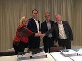 Lyse og Tieto har signert en strategisk samarbeidsavtale. Fv. Inger Ekman, Christian Schøyen, Eimund Nygaard og Eirik Gundegjerde.