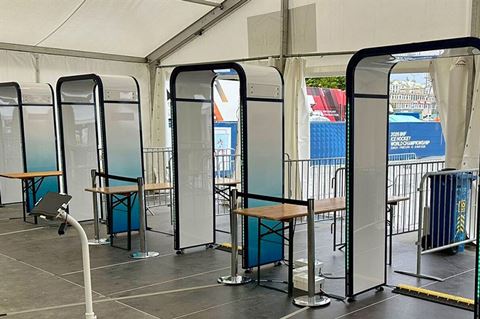 Apstec menar att den framgångsrika implementeringen vid hockey-VM visar hur modern screening-teknik kan stödja storskaliga sportevenemang där säkerhet, genomströmning och besökarupplevelse måste fungera tillsammans.