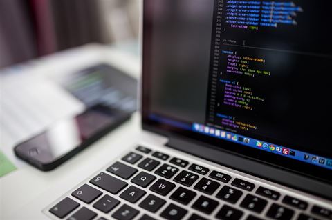 Traditionelle metoder til identitetsverificering bliver stadig mindre pålidelige. Traditionelle metoder til identitetsverificering bliver stadig mindre pålidelige.