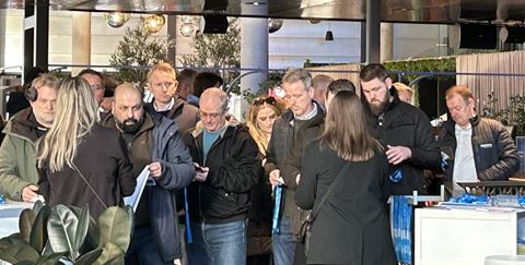 Köbildning vid Sectech-entrén när säkerhetsmässan öppnade igår.