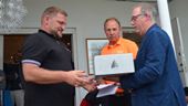 Tony Ålgars vann kvalet till Rapid Open-finalen och fick ta emot pris av Ola Lindberg och Mats B. Adman från Rapid Säkerhet. 