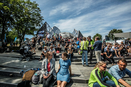Folkemødet havde i 2016 25.000 besøgende pr dag. Foto: Joshua Tree Photography / www.folkemoedet.dk Folkemødet havde i 2016 25.000 besøgende pr dag. Foto: Joshua Tree Photography / www.folkemoedet.dk