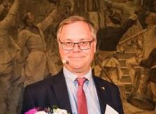 Martin Gren, en av grundarna av Axis Communications, hämtar exempel på brottsbekämpande kamerainstallationer från hela världen.