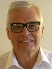 "Slutsatsen är att samhällsintresset vad gäller laglydnad och lämplighet, är mindre för personal som tillverkar och installerar lås och nycklar än för dem som installerar larm", skriver SLRs ordförande Benny Jansson.