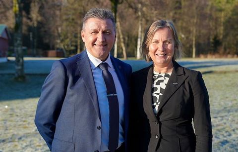 Rektor Karl Erik Arnesen og direktør Elisabeth Aarsæther.