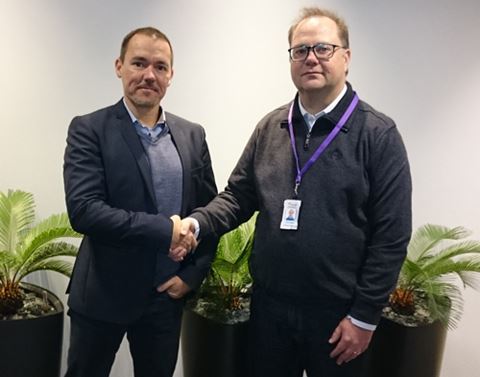 Dualtech IT:s VD Anders Johansson och Jonas Ahlgren, produktchef på Bravida Fire & Security, är mycket nöjda över det effektiva samarbetet bolagen emellan. Dualtech IT:s VD Anders Johansson och Jonas Ahlgren, produktchef på Bravida Fire & Security, är mycket nöjda över det effektiva samarbetet bolagen emellan.