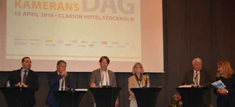 Den avslutande debatten mönstrade en panel med Roger Haddad (L), Krister Hammarbergh (M), Mats Pertoft (MP) och Helene Petersson (S) samt Åke Andersson, ordförande för Säkerhet för Näringsliv och Samhälle (SNOS).