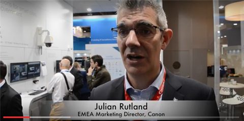 Julian Rutland, ansvarig för marknadsföringen av Canon i Europa, Mellanöstern och Afrika, intervjuas av Detektor TV Magazine. marknadsföringen av Canon i Europa, Mellanöstern och Afrika, intervjuas av Detektor TV Magazine.