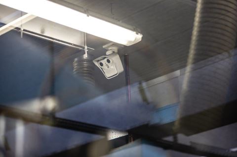 Et samarbejde mellem de to tyske virksomheder Mobotix – producent af intelligent videoovervågning – og Hekatron Brandschutz – udvikler af brandsikkerhedssystemer – banede vejen for den 360-graders løsning, der i dag beskytter Kuhn Rikons produktionsprocesser mod brand.