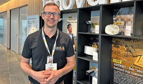 Jimmy Ek, nordisk salgsdirektør i Axis Communications, intervjues om AI, edge computing og skytjenester. Jimmy Ek, nordisk salgsdirektør i Axis Communications, intervjues om AI, edge computing og skytjenester.