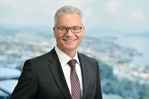 Riet Cadonau bliver CEO for den fusionerede koncern.