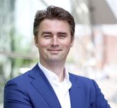 – Nå mer enn noen gang må vi være årvåkne og huske å stoppe opp og tenke før vi klikker, sier Jelle Wieringa. 