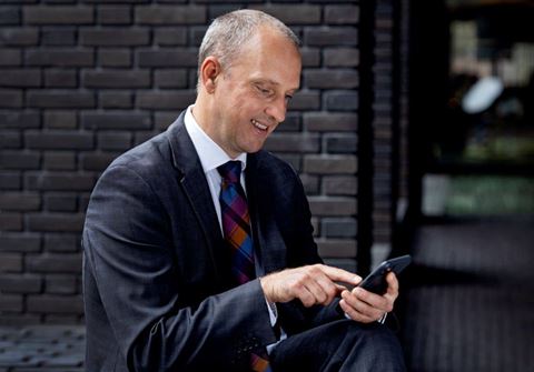 Med MitID styrker vi det digitale Danmark og sikrer, at vi fortsat kan færdes trygt på nettet med vores digitale ID, siger Adam Lebech, vicedirektør i Digitaliseringsstyrelsen.