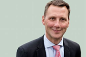Justitsminister Nick Hækkerup vil indføre whistleblowerordninger på hele statens område, så whistleblowere tør stå frem og kritisable forhold kan komme for dagens lys. 