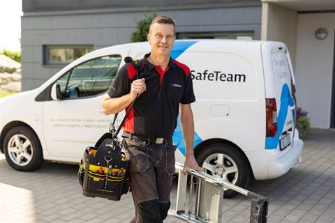 Safeteams uppdrag ingår i byggentreprenaden och arbetet med dörrbeslagning och dörrautomatik kommer genomföras under hösten 2026.