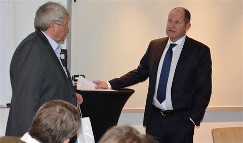 Åke Andersson, ordförande för SNOS tackade rikspolischefen Dan Eliasson för ett mycket bra möte. 