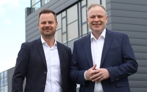 Søren Ørum Meier (tv) sammen med den ny direktør Tonni Jensen.